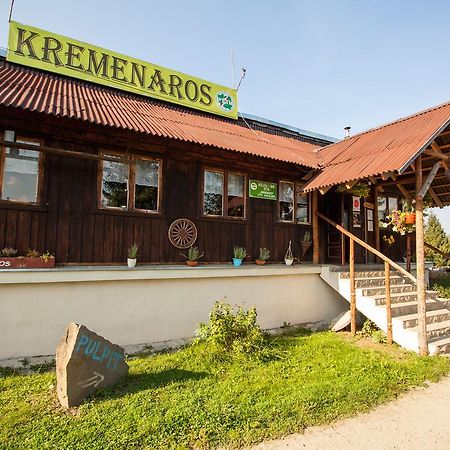 Kremenaros Hostel Ustrzyki Górne Exterior foto