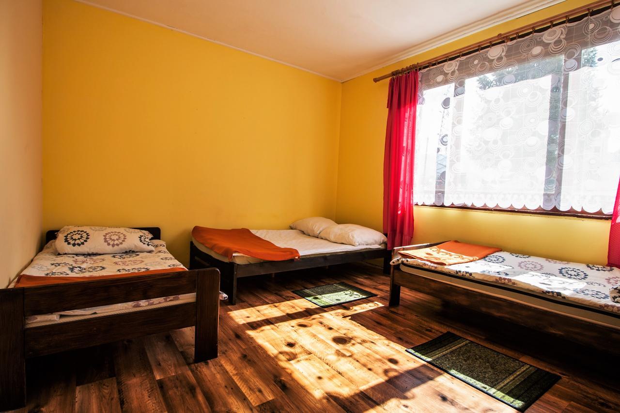 Kremenaros Hostel Ustrzyki Górne Exterior foto