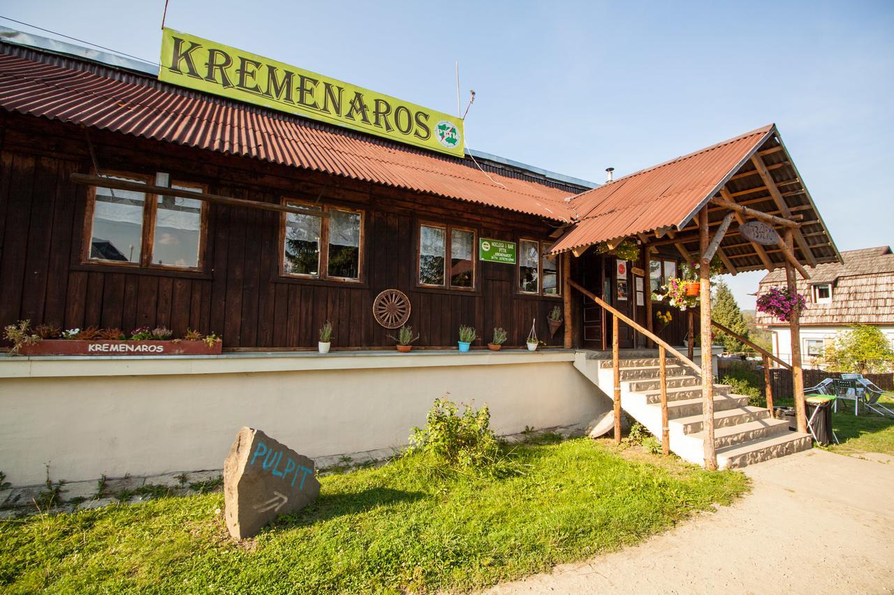 Kremenaros Hostel Ustrzyki Górne Exterior foto